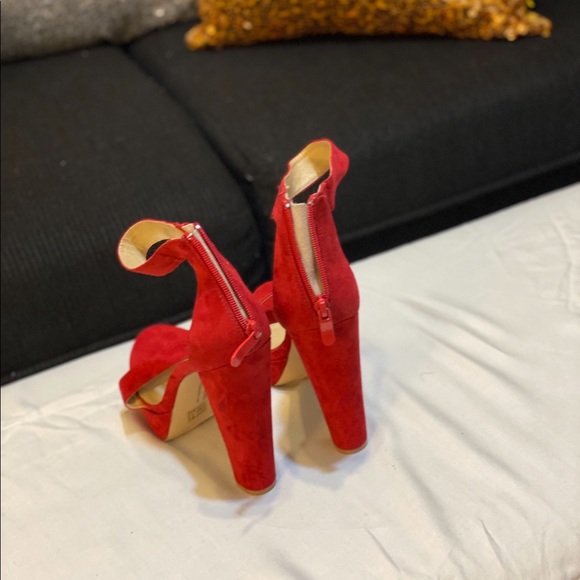 Club high heels - Picture 3 of 3